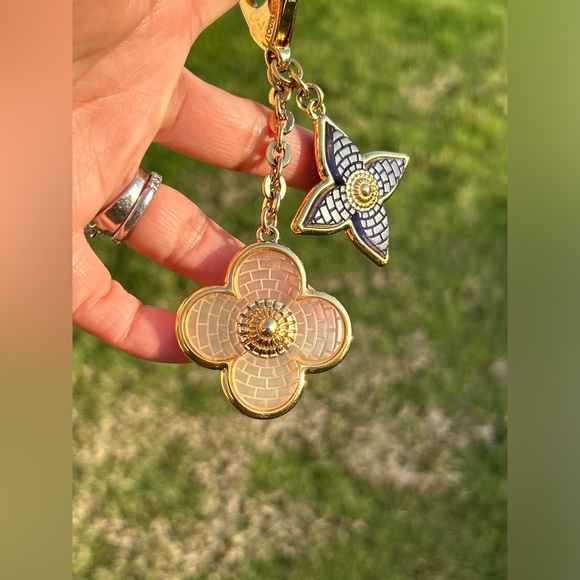 Flower Mosaic Blue Key Ring/Bag Charm - Picture 5 of 16